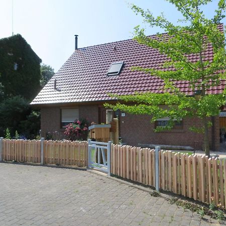 Traditional Apartment Near Sea In Kuehlungsborn Exterior foto